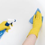 Ako vyčistiť vaňu od vápenatých usadenín a žltých usadenín: penny liek ľahko zmyje všetky nečistoty ako-vycistit-vanu-od-vapenatych-usadenin-a-zltych-usadenin-penny.jpg