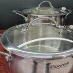 Prečo skúsené gazdinky skladujú pokrievky na hrnce hore nohami: tajomstvo dokonalého poriadku v kuchyni preco-skusene-gazdinky-skladuju-pokrievky-na-hrnce-hore-nohami-tajomstvo.jpg